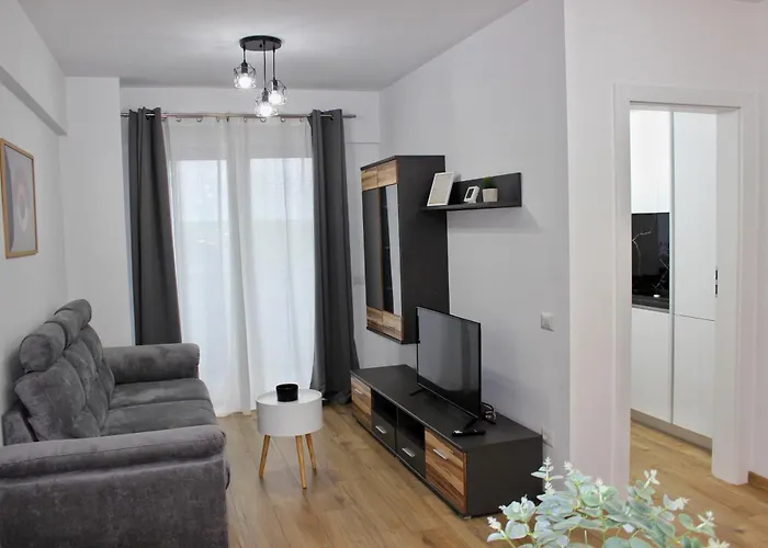 Cozy One-Bedroom Apartments Suceava